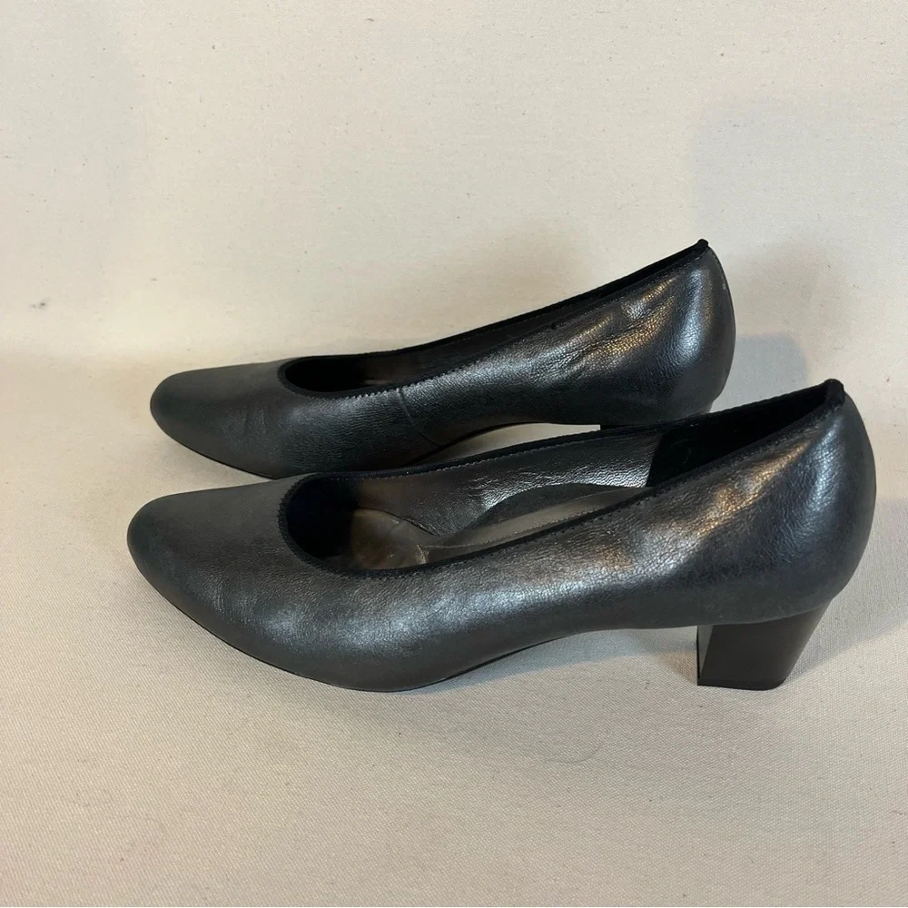 Ara Elegant Dark Gray with Black Trim‎ Women's Pumps 8 - Like New